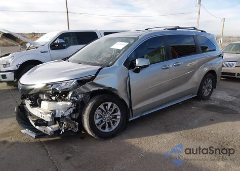 2021 Toyota Sienna Xle z USA, uszkodzony, nr VIN 5TDYSKFC2MS030372
